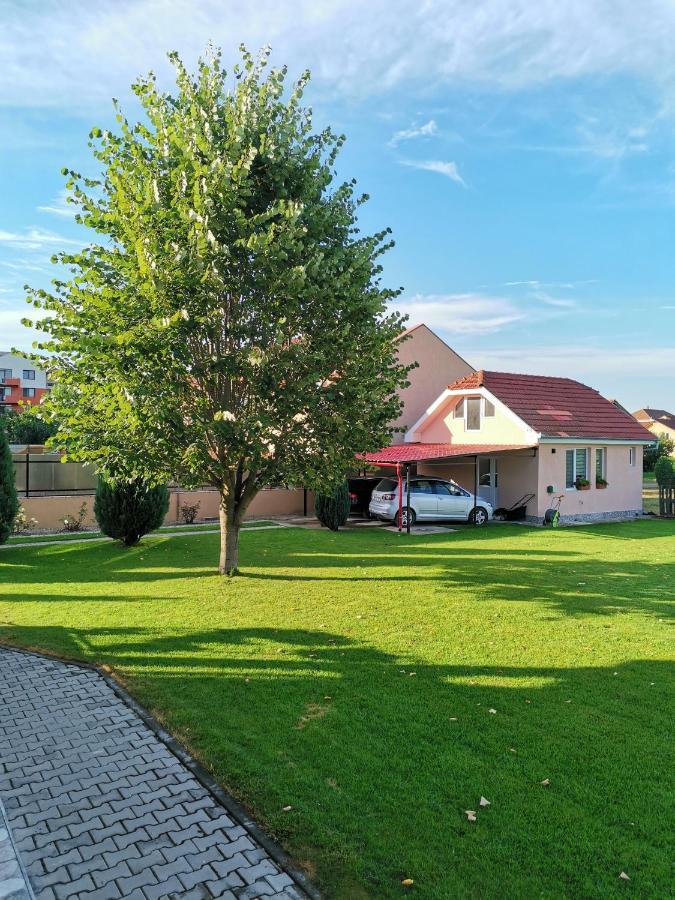 Casuta Cu Tei Villa Oradea Eksteriør bilde