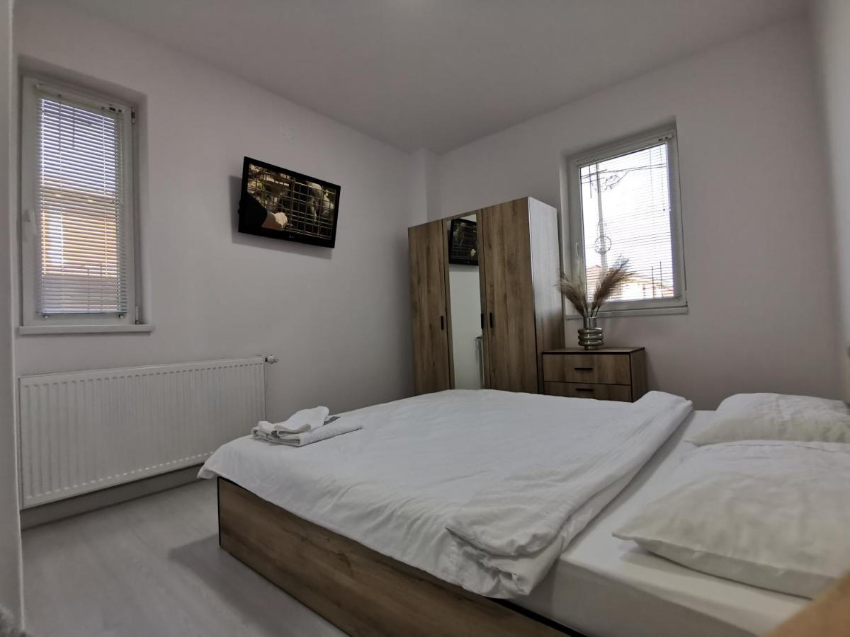 Casuta Cu Tei Villa Oradea Eksteriør bilde