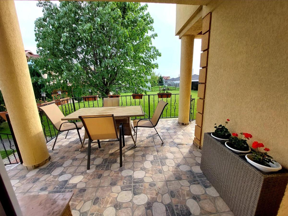 Casuta Cu Tei Villa Oradea Eksteriør bilde