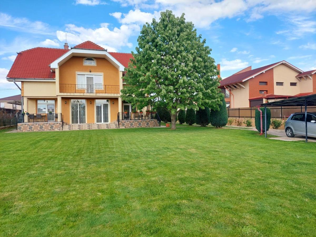 Casuta Cu Tei Villa Oradea Eksteriør bilde
