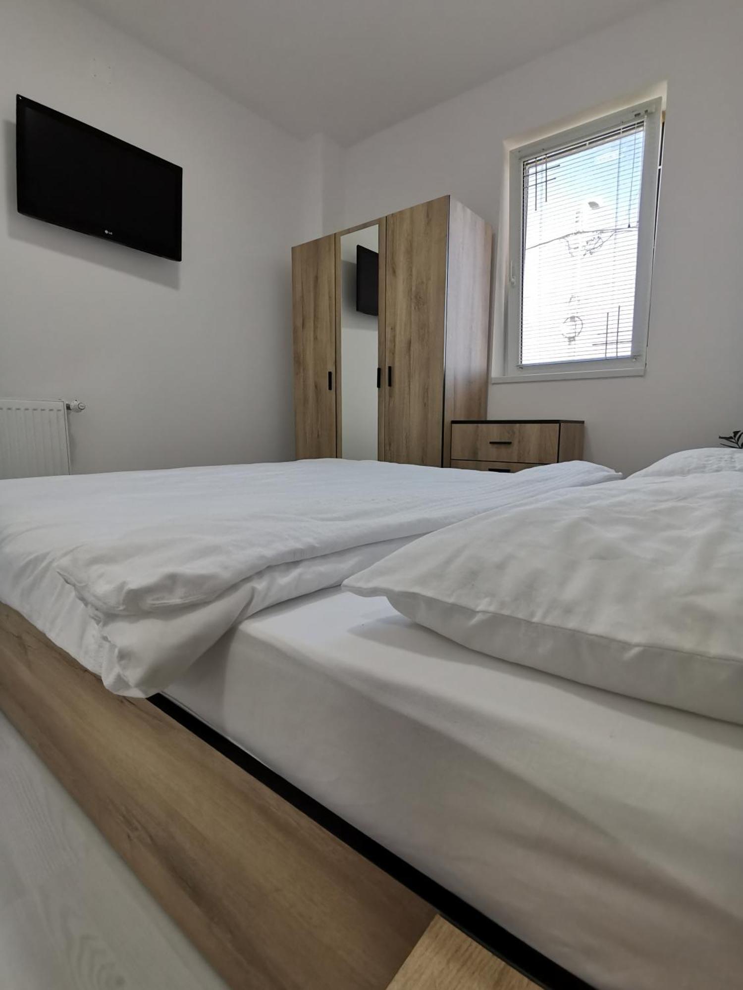 Casuta Cu Tei Villa Oradea Rom bilde